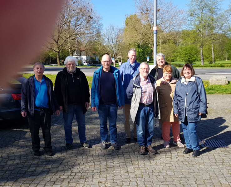 Datei:2023-04-30.3.2 ArGePH Gruppenbild vor Parkhotel.jpg