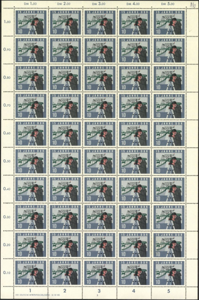 Datei:Ddr1068.3js.small bg1.jpg